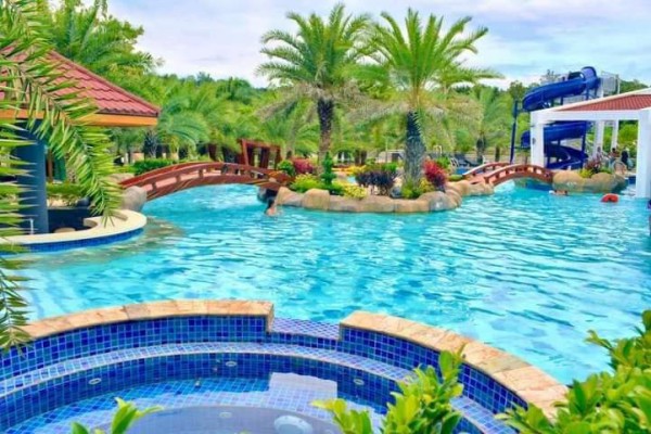 Laurel Resort(Swimming Pool with Taal view)