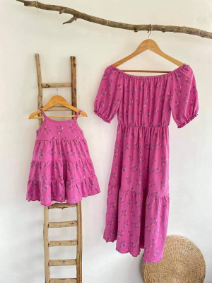 MOTHER AND DAUGHTER TWINNY