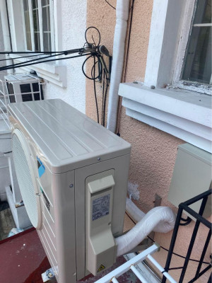 Daikin 1.5hp Split type Aircon Inverter