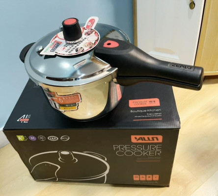 HIGH QUALITY PRESSURE COOKER