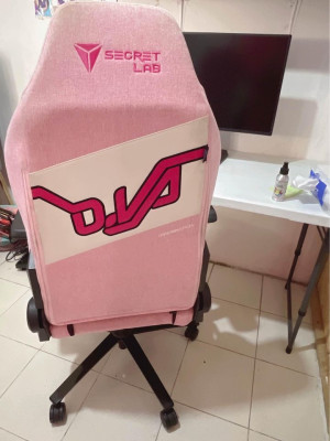 DVA Omega Secretlab Gaming Chair