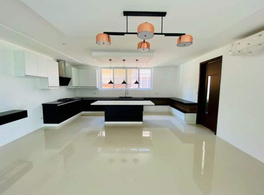 HOUSE AND LOT FOR SALE