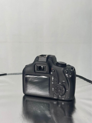 FOR SALE: CANON EOS 3000D