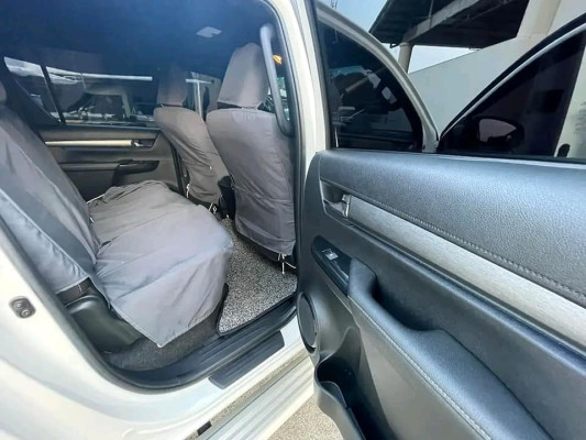 FOR SALE RUSH! TOYOTA HILUX V 4X4 TOP OF THE LINE 2021 MODEL