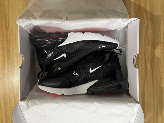 FOR SALE‼️Nike Air Max 270‼️