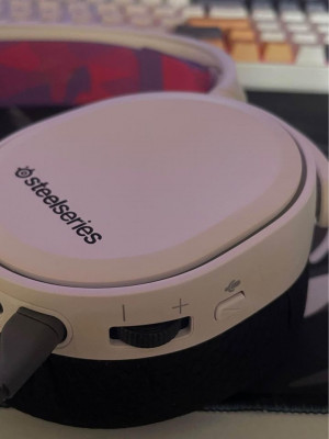 RUSH: STEEL SERIES ARCTIS 3 (GAMING HEADSET)