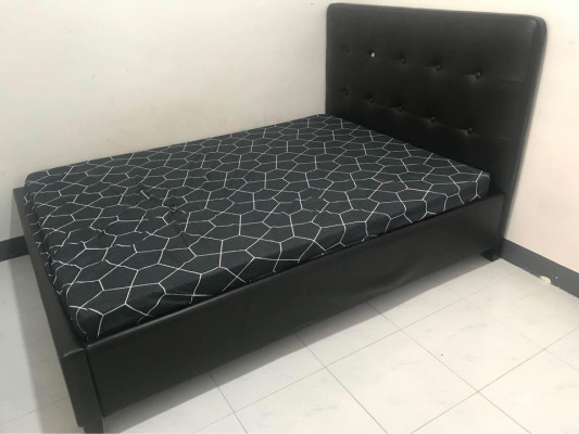 FOR SALE : Bed Frame and Uratex Foam