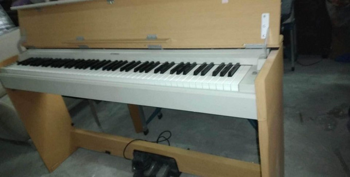 JAPAN YAMAHA ELECTRONIC PIANO