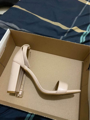 Nude / Beige High Heels Size 10 ( Fioni - Payless )
