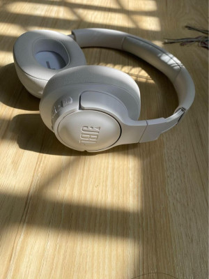 JBL Tune 760 NC - Active Noise Cancelling