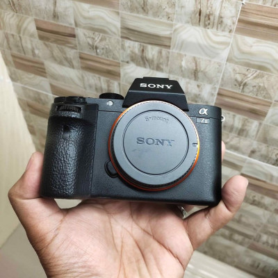 Sony A7ii Body (3k SC)(Super Mint)(2 Batteries)