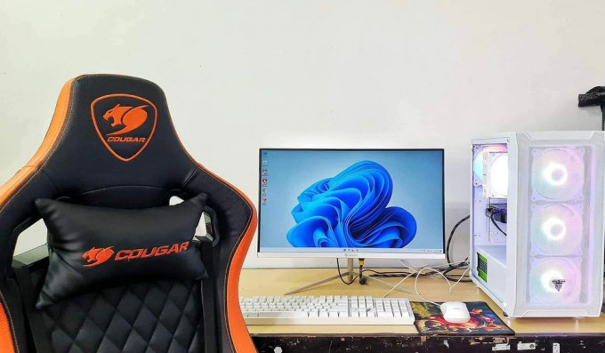 White build Gaming pc