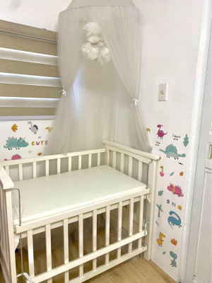 Baby crib with uratex foam