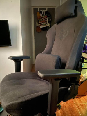 Gaming Chair (No Brand)