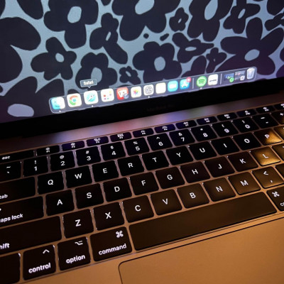 Macbook Pro 2017 13” 121gb ssd