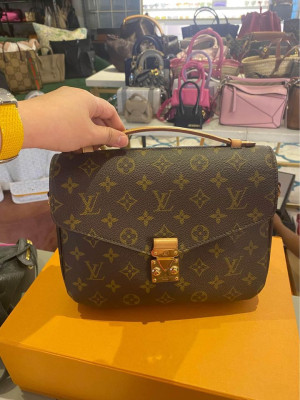 Louis Vuitton Metis