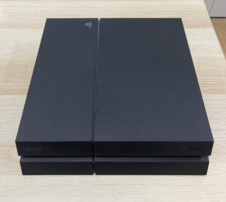 PS4 1TB with Controller (CUH 1206B)