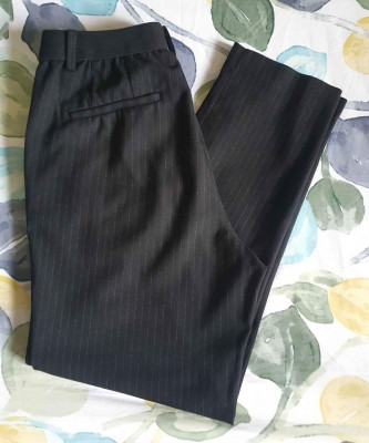 Uniqlo EZY Ankle Trousers