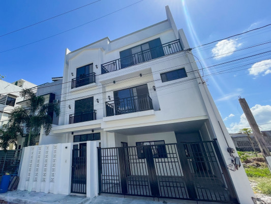 Exceptional Bright House and Lot for Sale near Mindanao Ave.