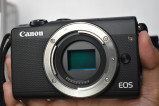 Canon eos m100 (with box)
