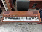 YAMAHA CLAVINOVA YP30 ELECTRIC PIANO