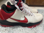 Kobe V varsity red size 9