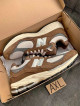 NEW BALANCE 2002R