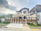 FULLY RENOVATED 2 STOREY HOUSE AND LOT INFRONT OF SM SOUTHMALL