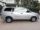 TOYOTA INNOVA E