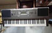 Yamaha PSR E353