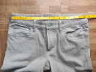 Uniqlo Skinny Tapered 2 Way Strech Khaki size 29 to 31