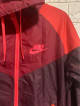 Nike windbreaker medium 20x24 dimesion