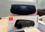 jbl charge 5 orig 4 days old complete
