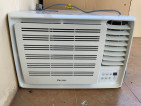 1.5 h.p. Carrier aircon non inverter