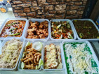Food trays to go