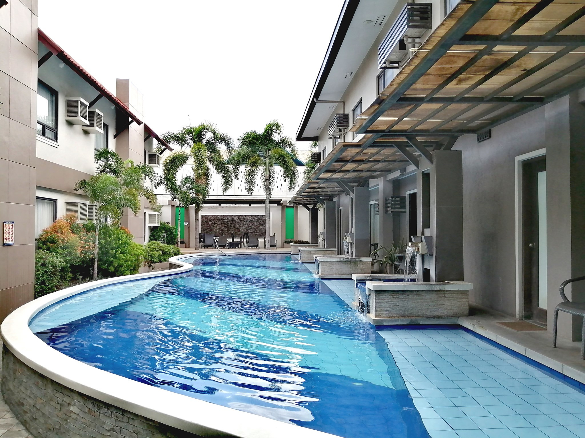 Circle Inn - Hotel & Suites Bacolod