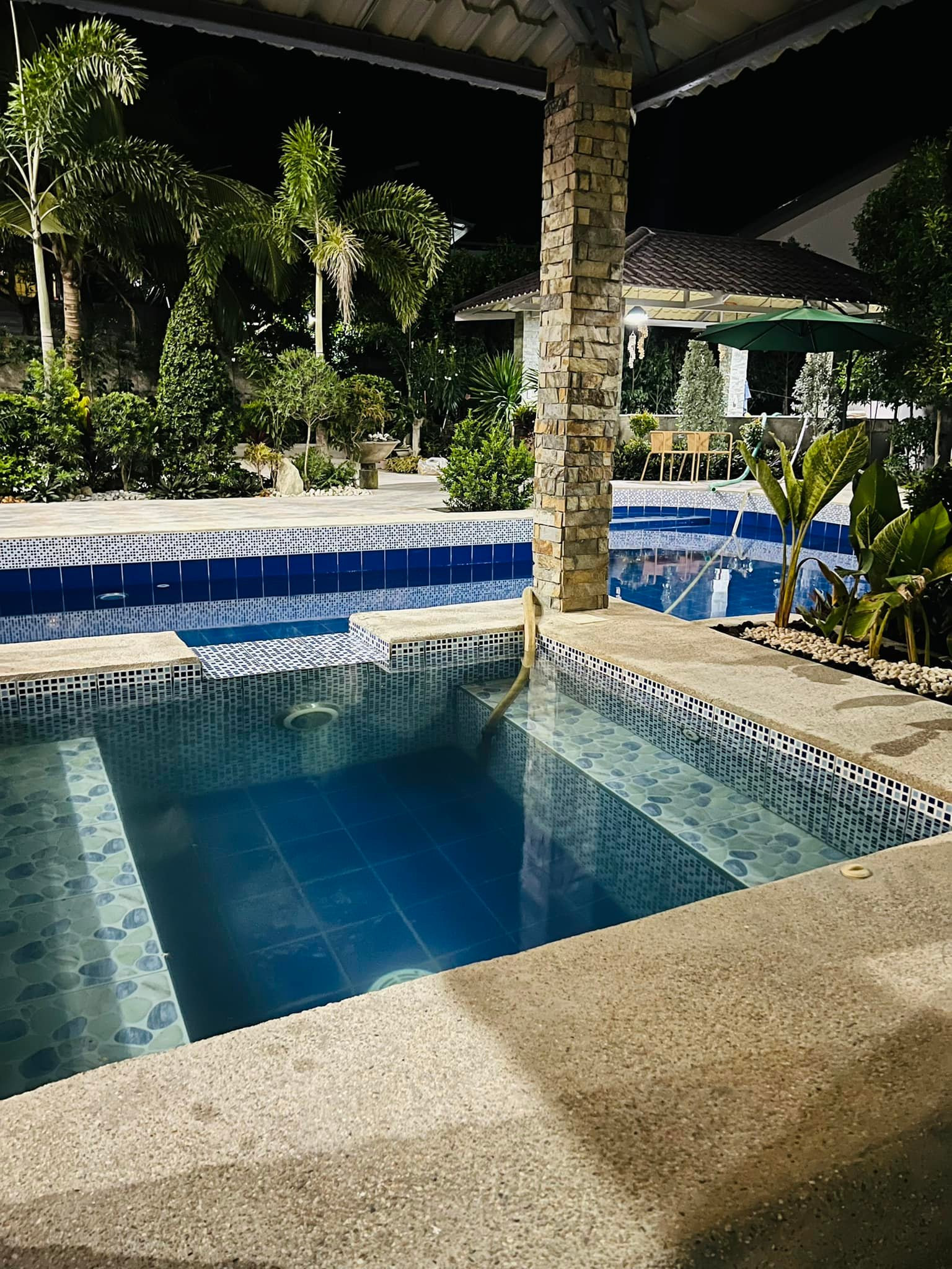 Apol & Cherie's events / private pool