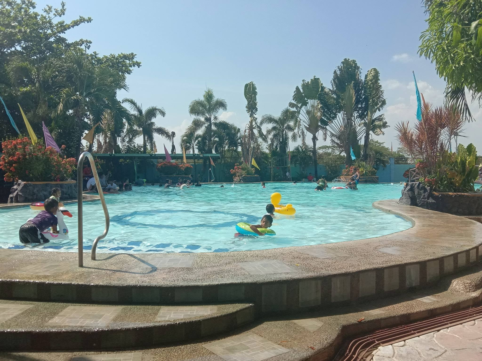 Aloha Resort Hotel Guimba, Nueva Ecija