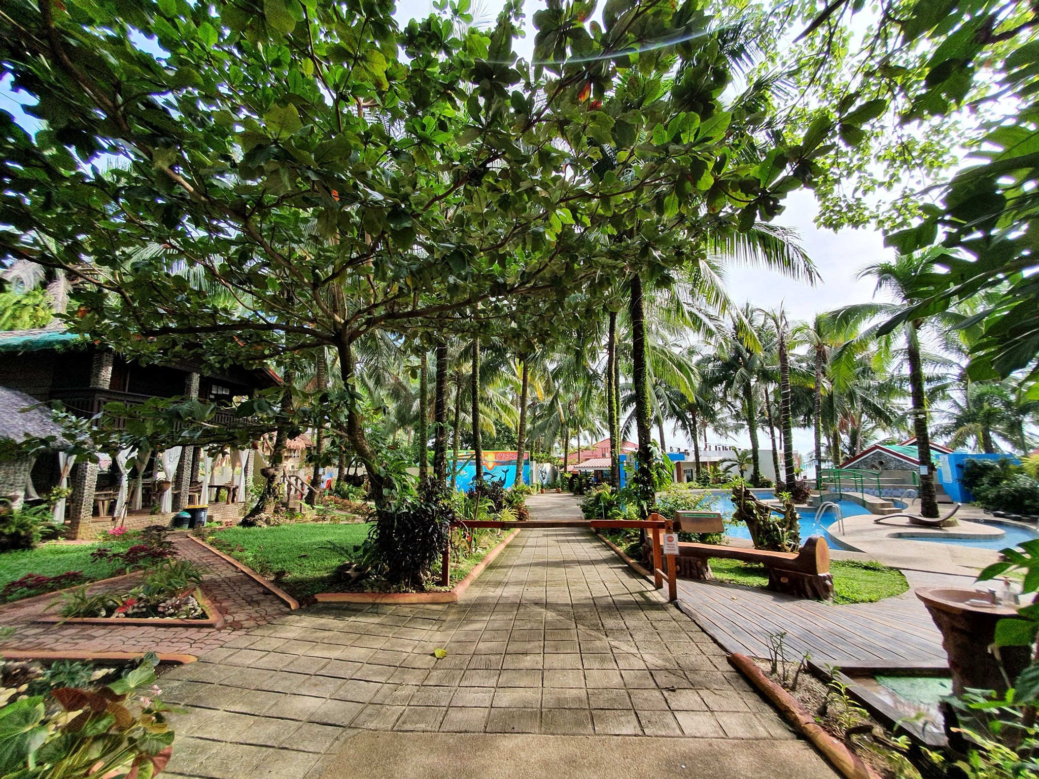 Appleton Little Paradise Beach Resort & Restaurant