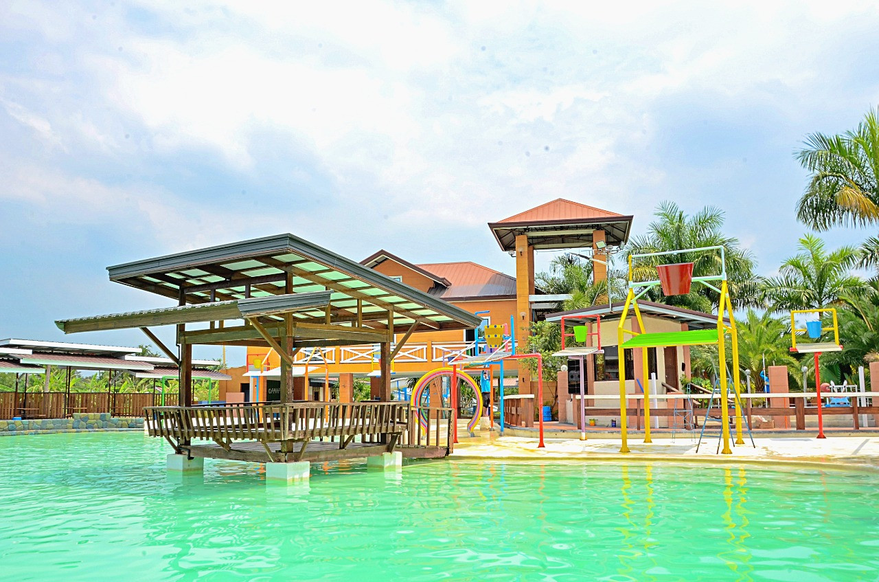 Cool Waves Ranch and Waterpark Resort